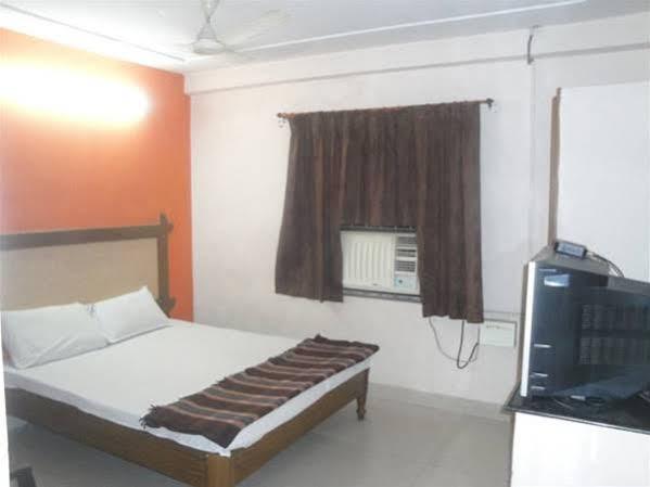 Oyo Hotel Lakshmi Paradise Вишакхапатнам Экстерьер фото