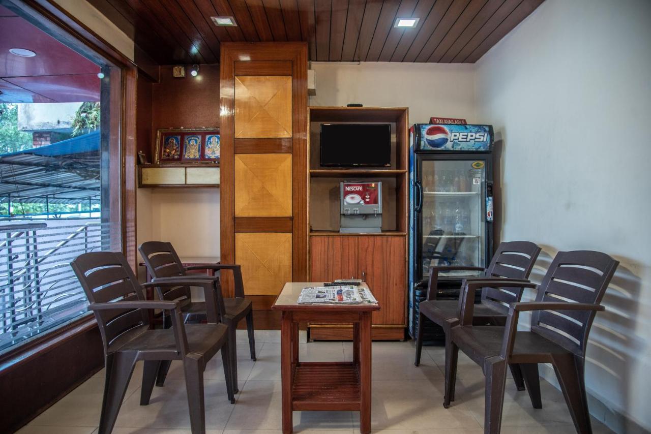 Oyo Hotel Lakshmi Paradise Вишакхапатнам Экстерьер фото