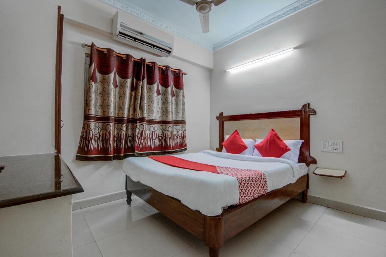 Oyo Hotel Lakshmi Paradise Вишакхапатнам Экстерьер фото