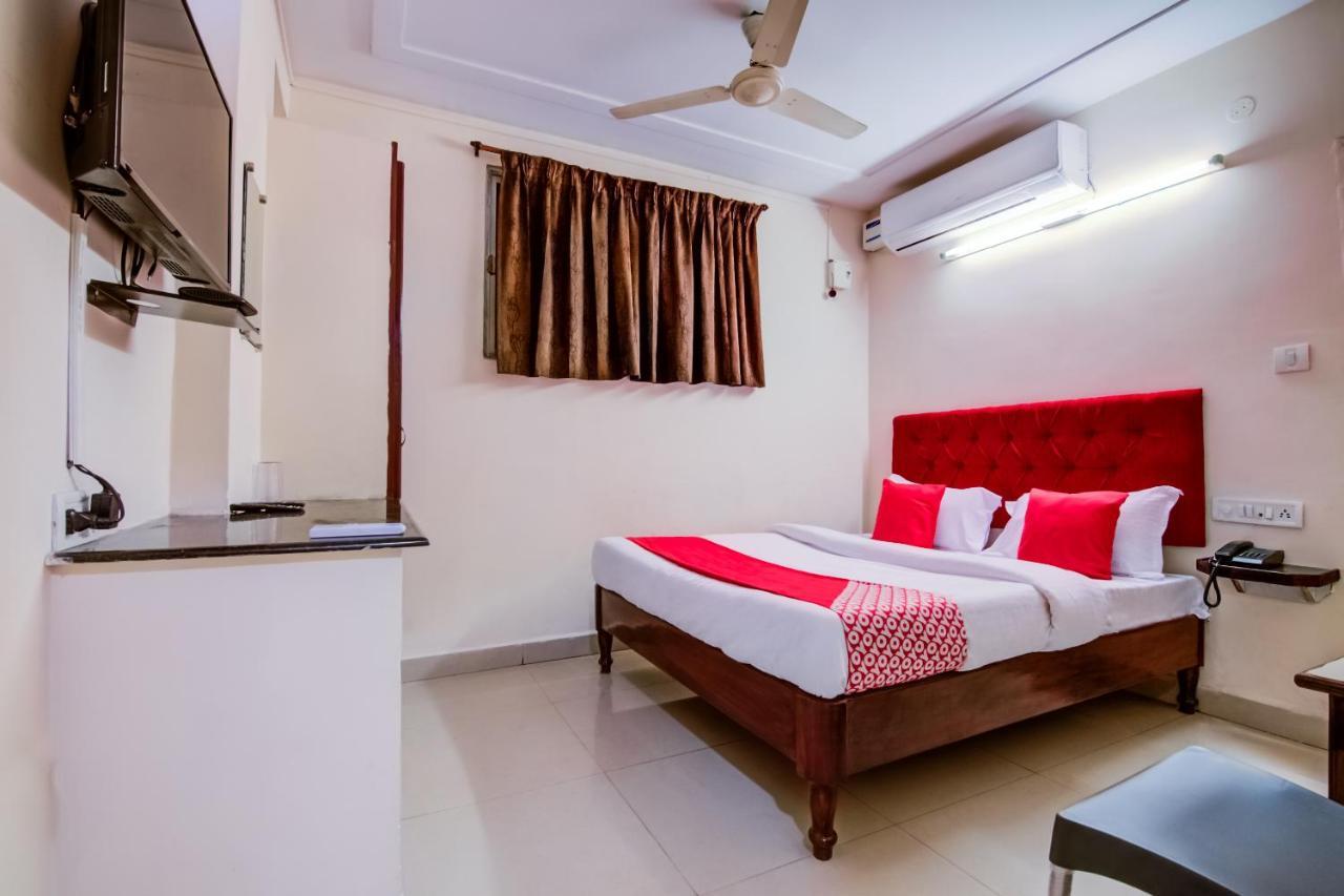 Oyo Hotel Lakshmi Paradise Вишакхапатнам Экстерьер фото