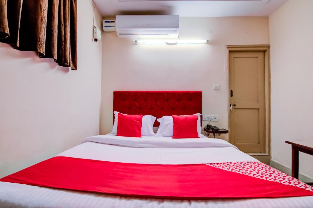 Oyo Hotel Lakshmi Paradise Вишакхапатнам Экстерьер фото